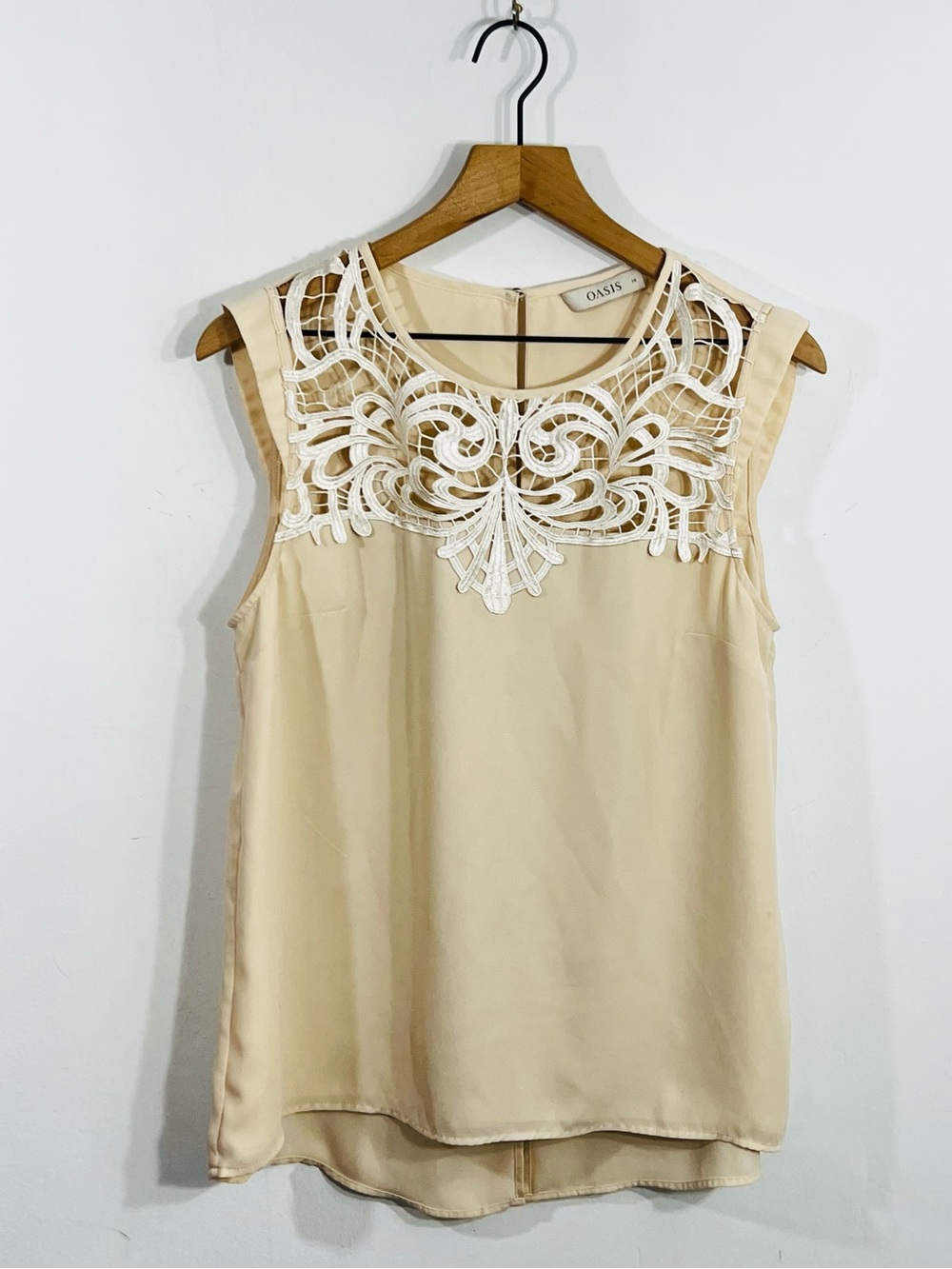Oasis Beige Sleeveless Lace Front Light Weight Clean Girl Aesthetic High Low 14